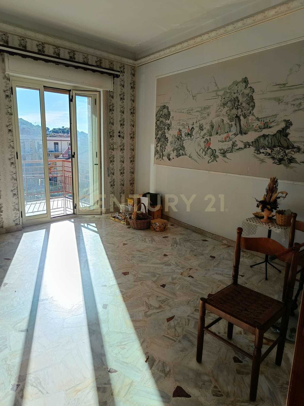 Quadrilocale da ristrutturare in via omero 65, Bronte