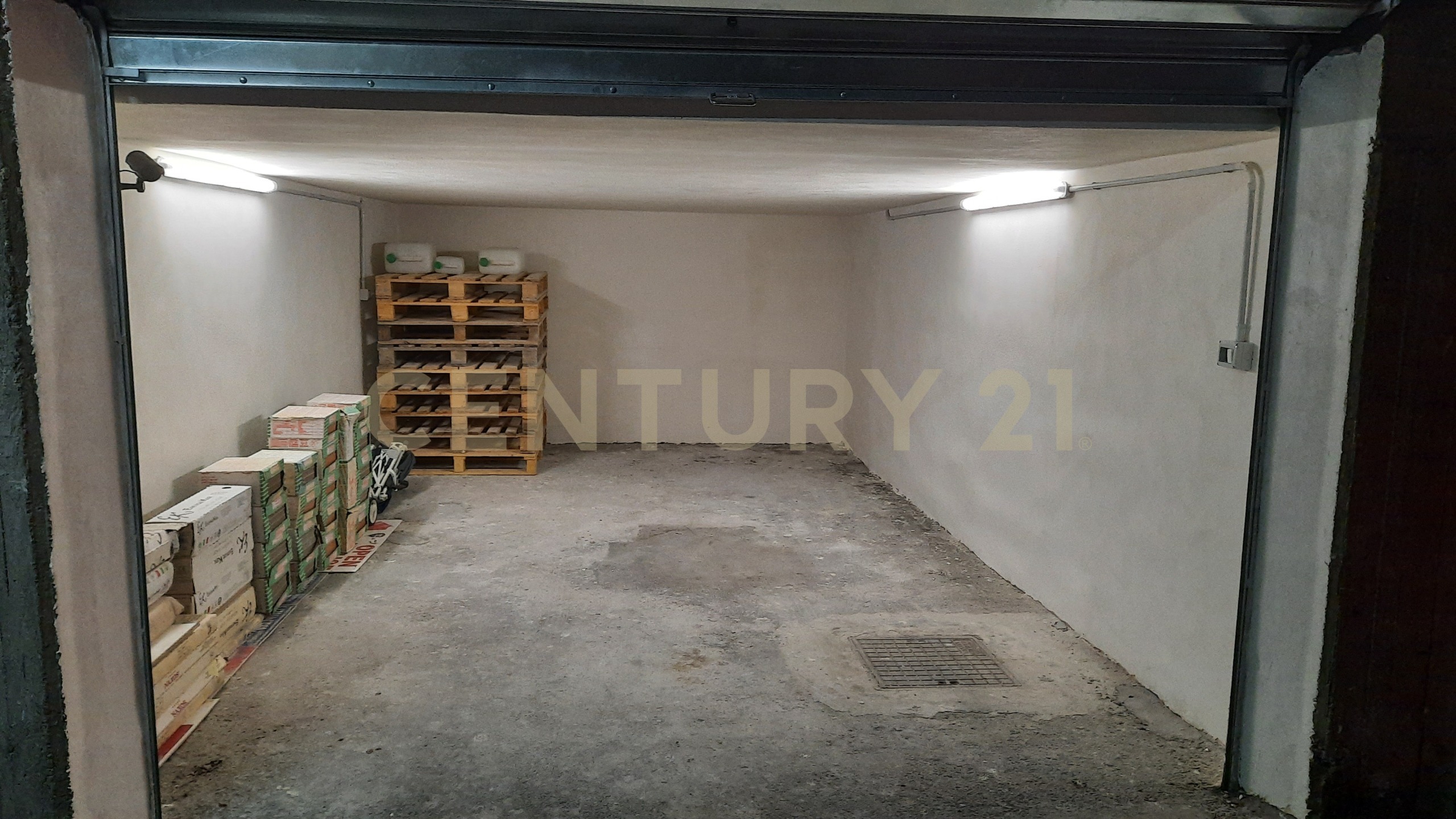 Box/Garage 20mq ristrutturato in via francesco guglielmino 14, Catania