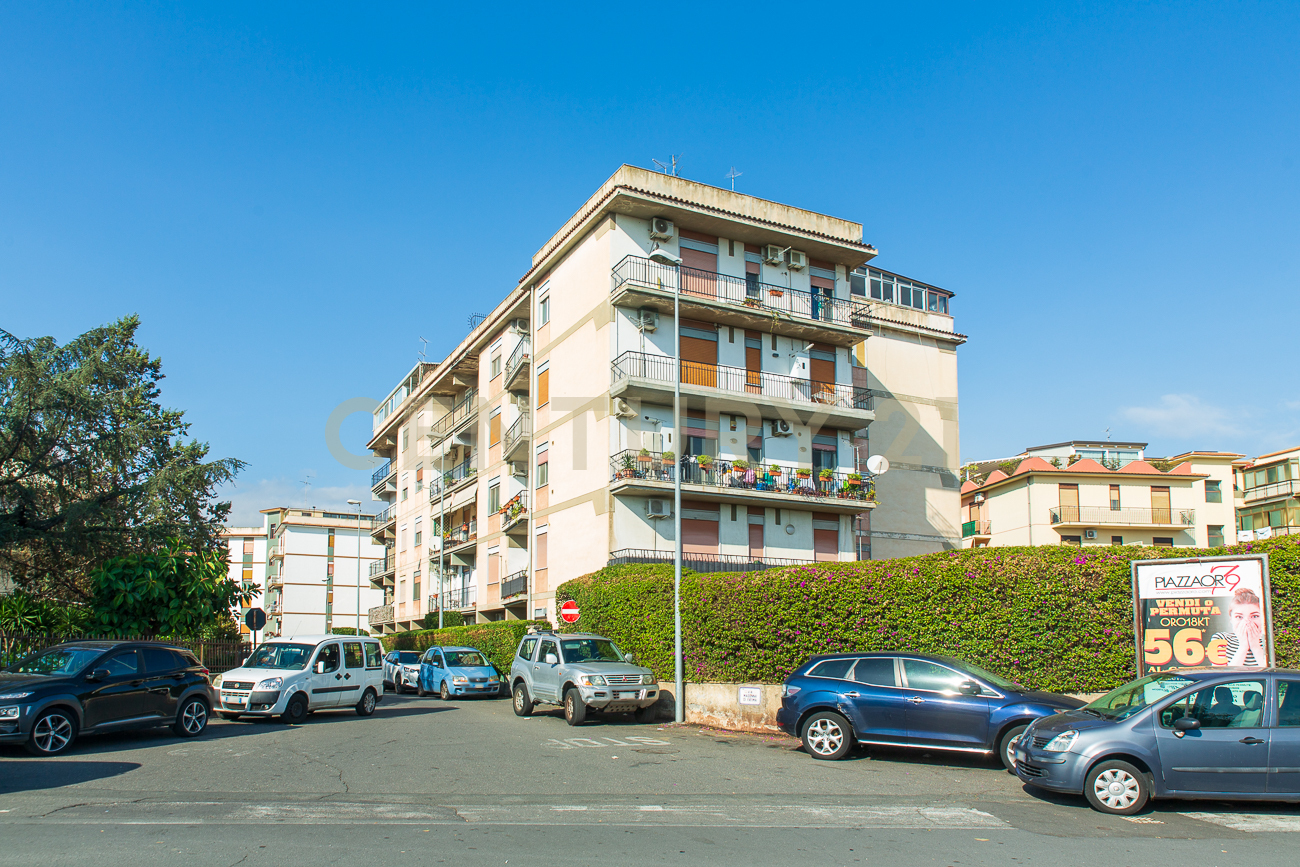 Quadrilocale con giardino in via madonna di fatima 71, Gravina di Catania