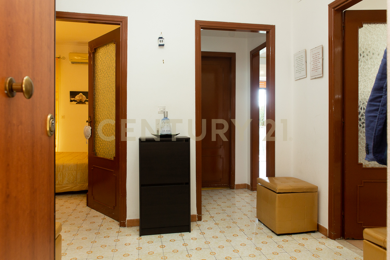 Quadrilocale con giardino in via madonna di fatima 71, Gravina di Catania