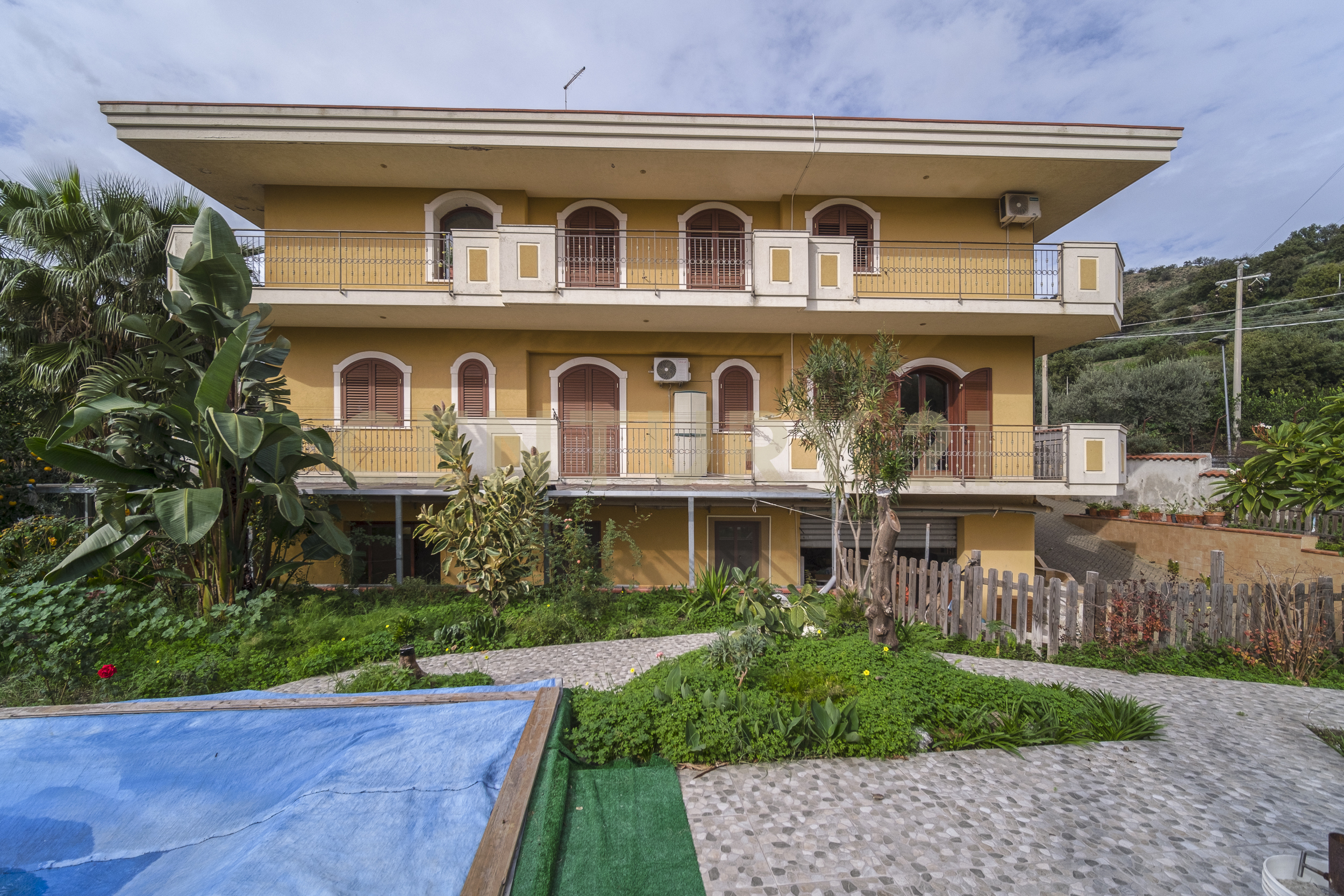 Villa con giardino in piazza antonio stracuzzi 4, Santa Teresa di Riva