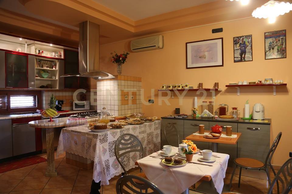 Villa con giardino in via orgaz 110, Milazzo