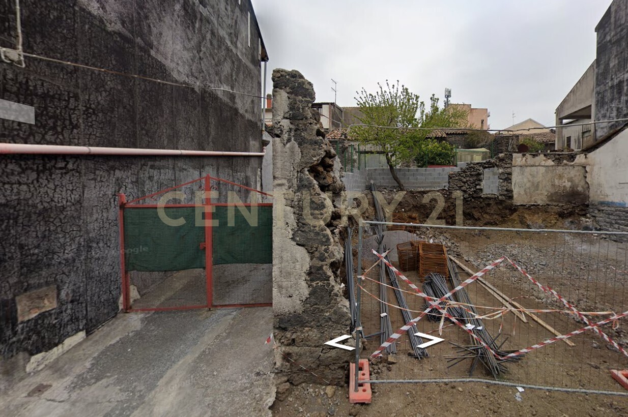 Rustico con giardino in via marsala 10, Belpasso