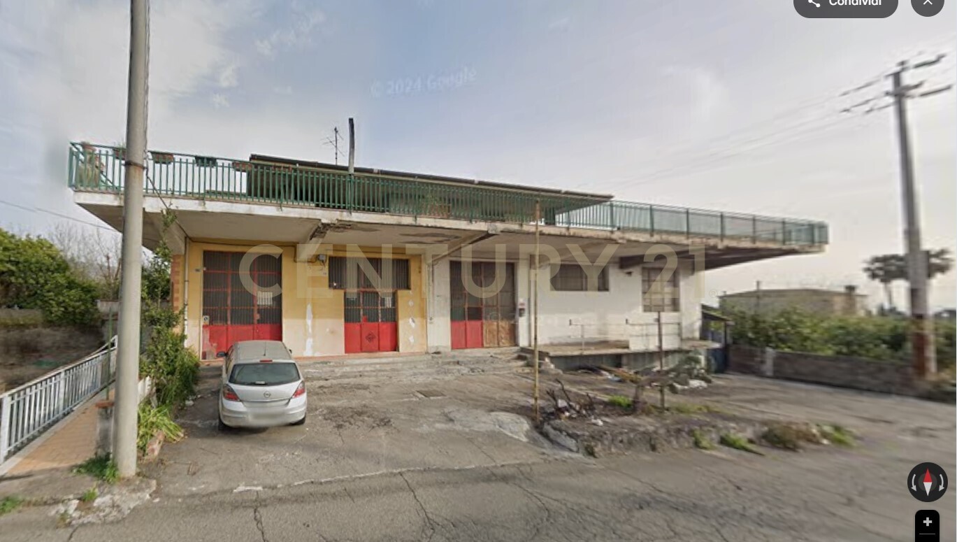 Laboratorio con giardino in via ungaretti 16-h g, Giarre