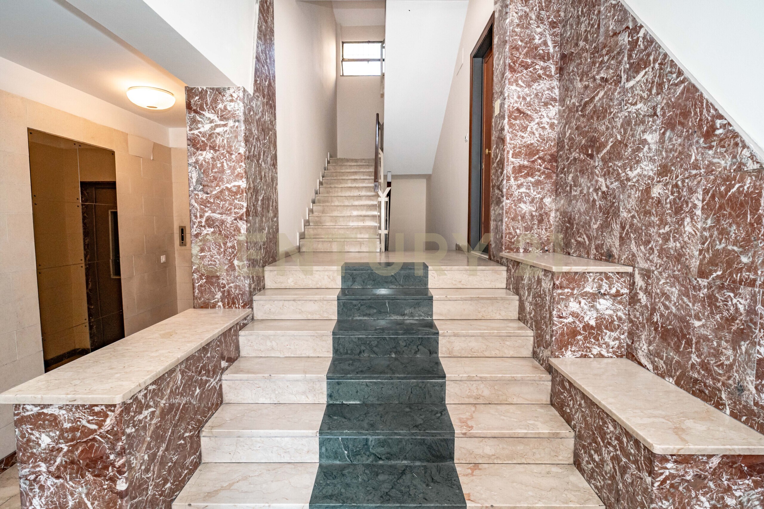 Quadrilocale con terrazzi in via imperia 3, Catania