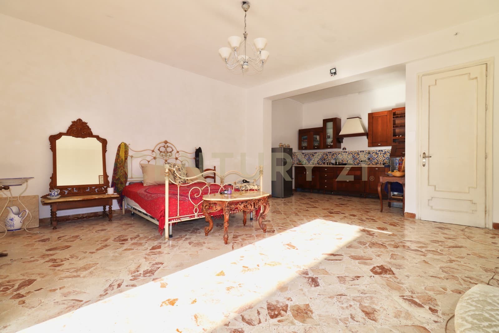 Casa indipendente con terrazzi in via giovanni badalamenti 115, Carini