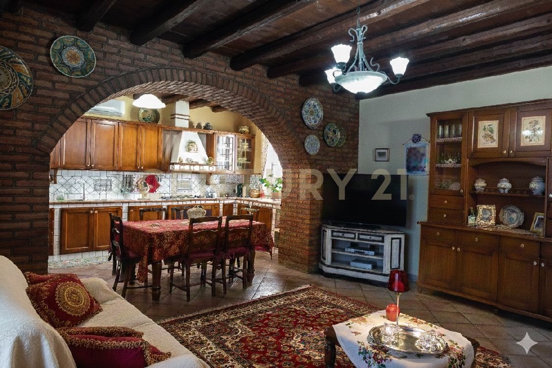 Villa con giardino in via serra ferlicchio, Agrigento