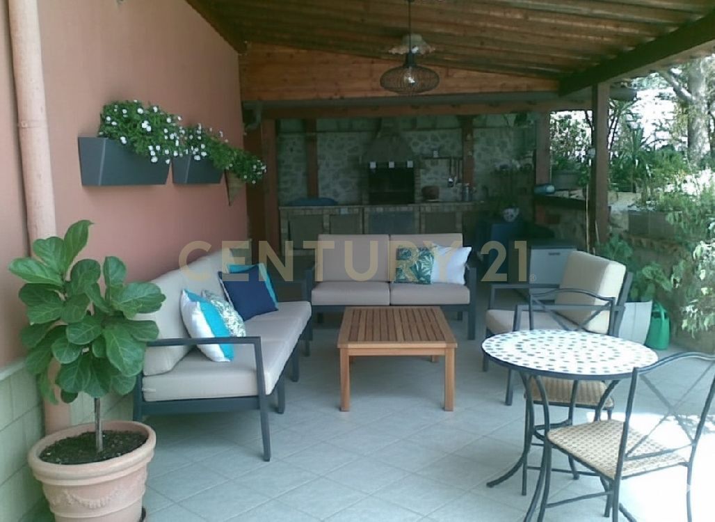 Villa con giardino in contrada sant'agata, Agrigento