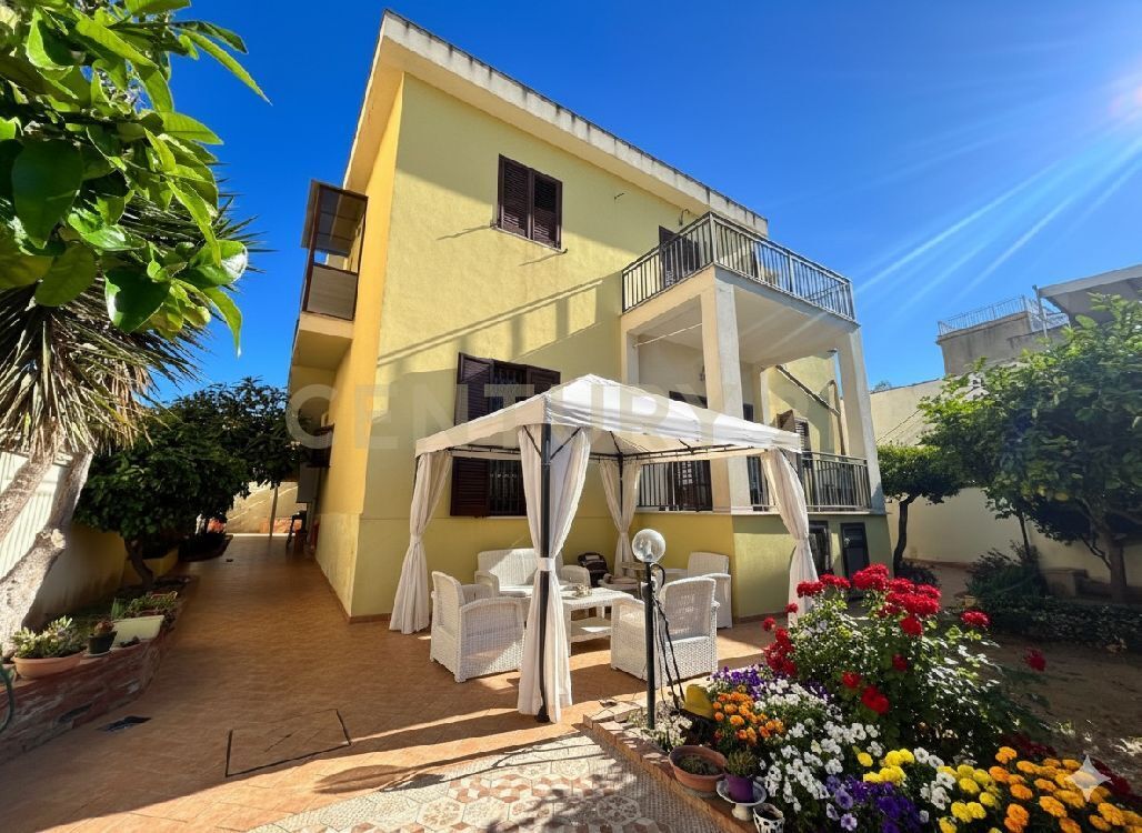 Villa con giardino in via persefone, Agrigento