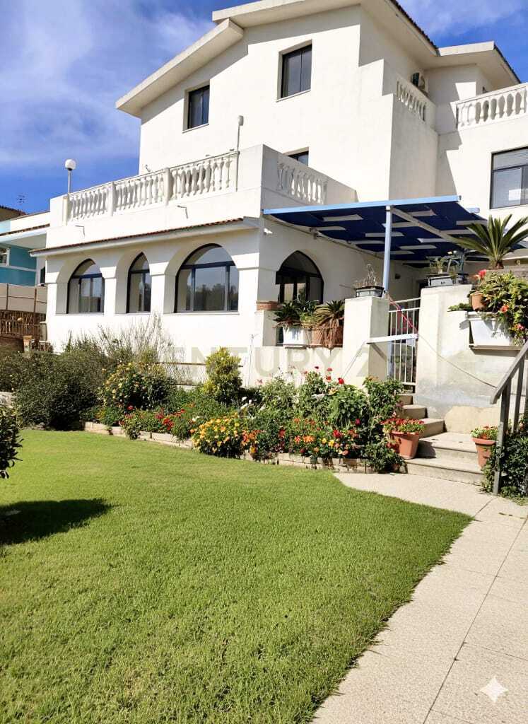 Villa con giardino in via lido 154, Sciacca
