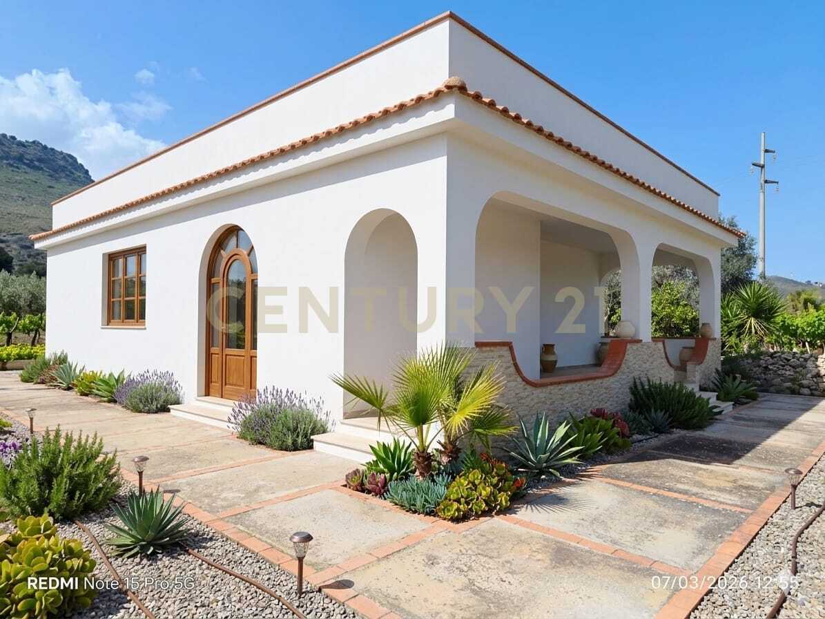 Villa con giardino in via del mandarino 5, Misilmeri