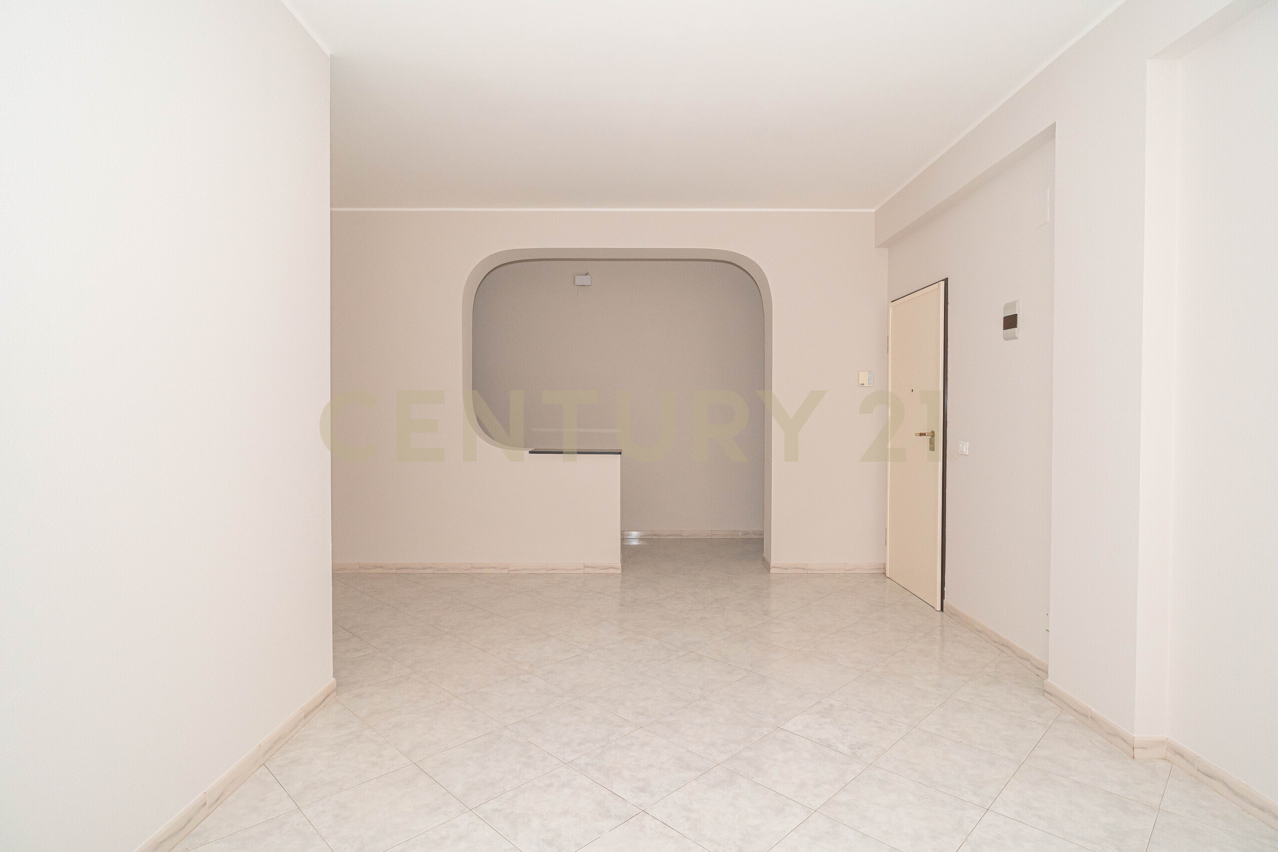 Quadrilocale ristrutturato in via salvo d'acquisto 42, Aci Catena