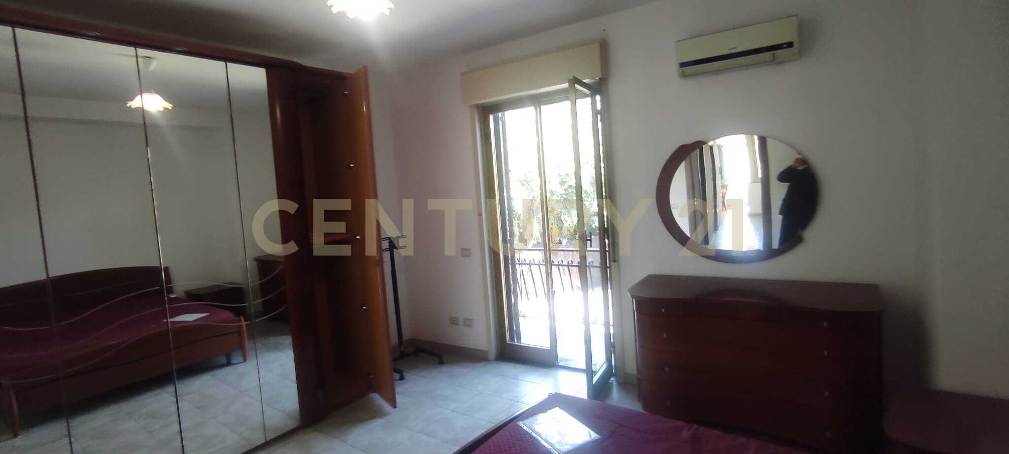 Appartamento con terrazzo in via luigi settembrini 2, Giarre