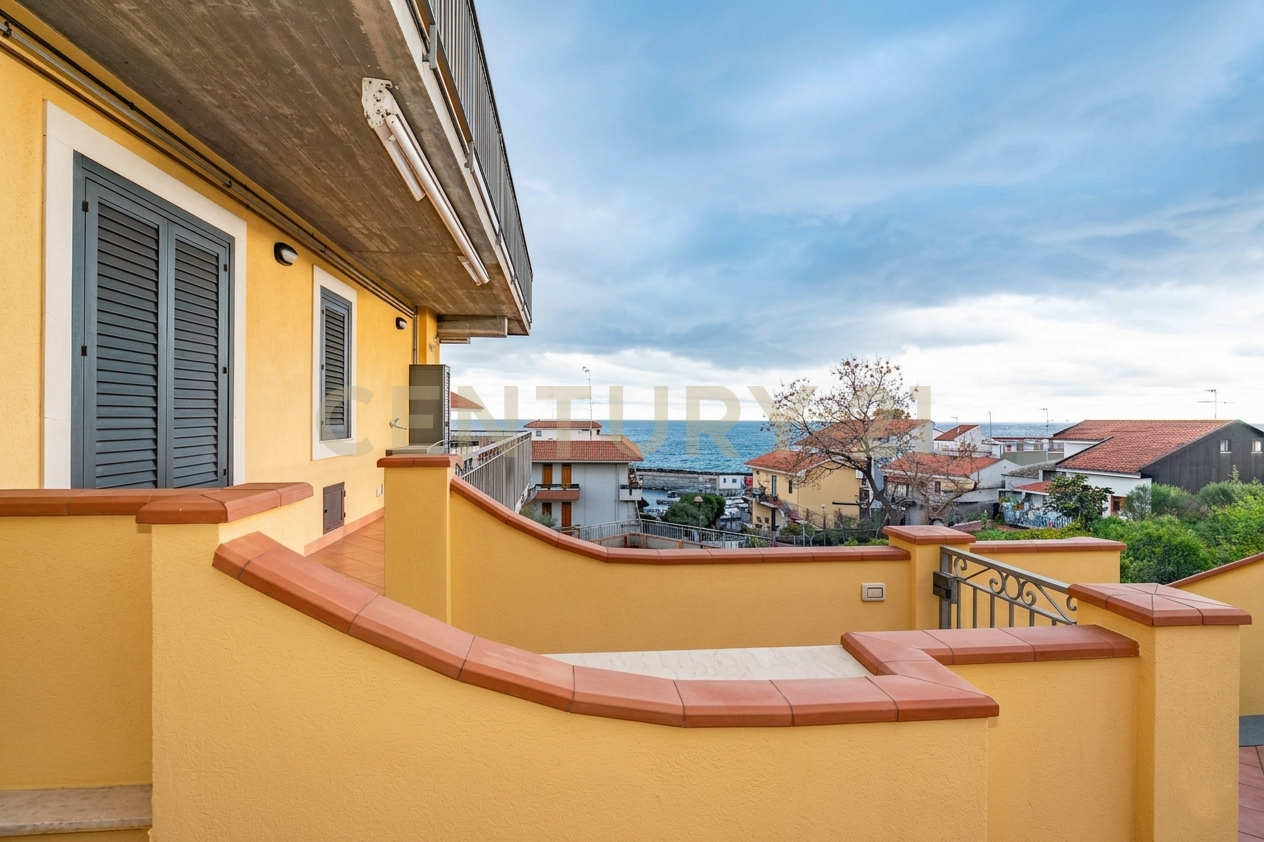 Quadrilocale vista mare in via del mare 8, Acireale