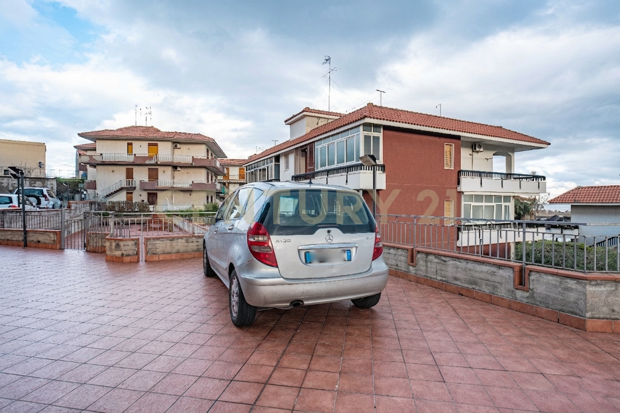 Quadrilocale vista mare in via del mare 8, Acireale