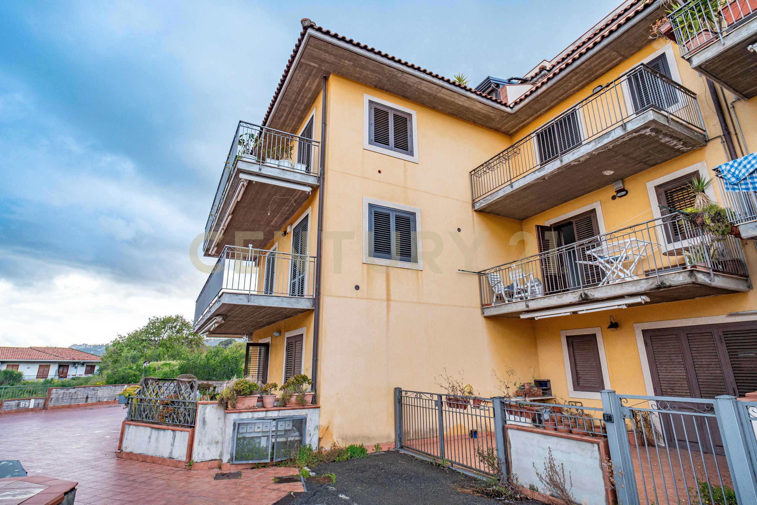 Quadrilocale vista mare in via del mare 8, Acireale