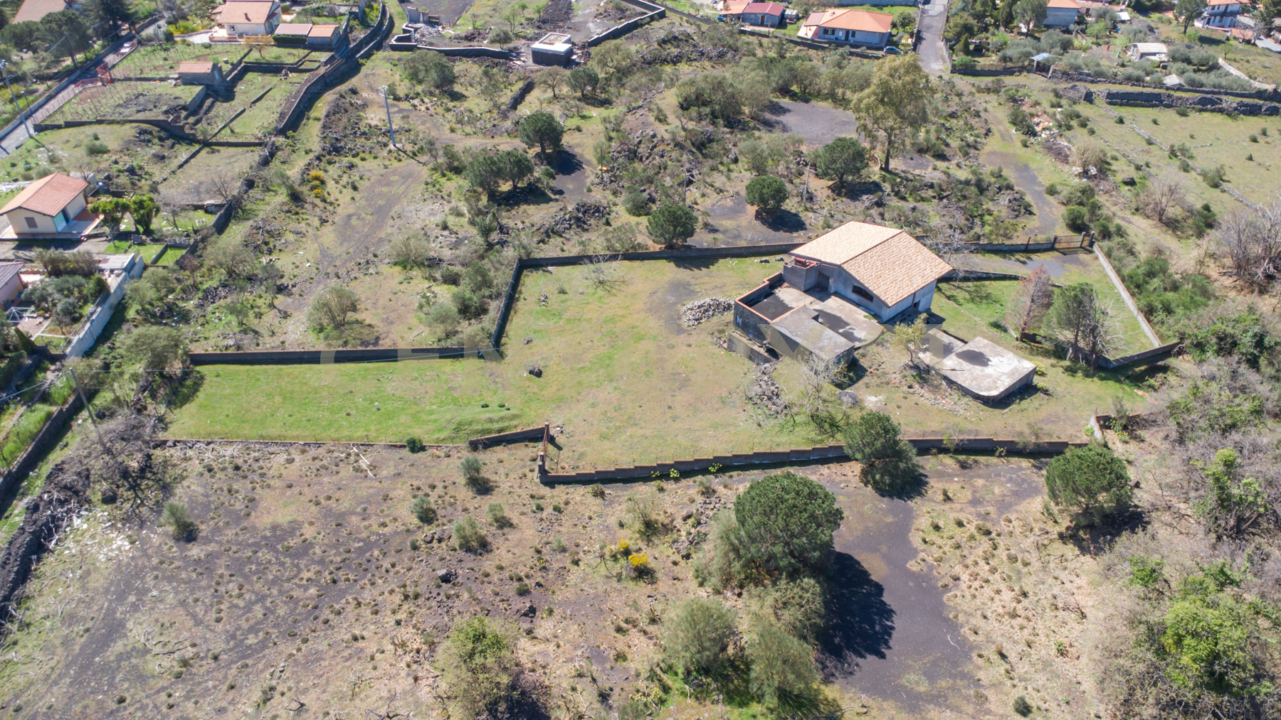Stabile/Palazzo con terrazzo in via antonio pacinotti snc, Pedara