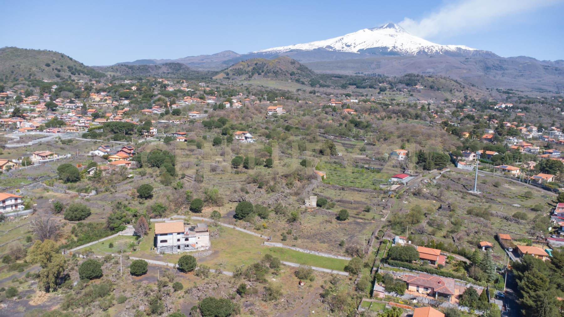 Stabile/Palazzo con terrazzo in via antonio pacinotti snc, Pedara