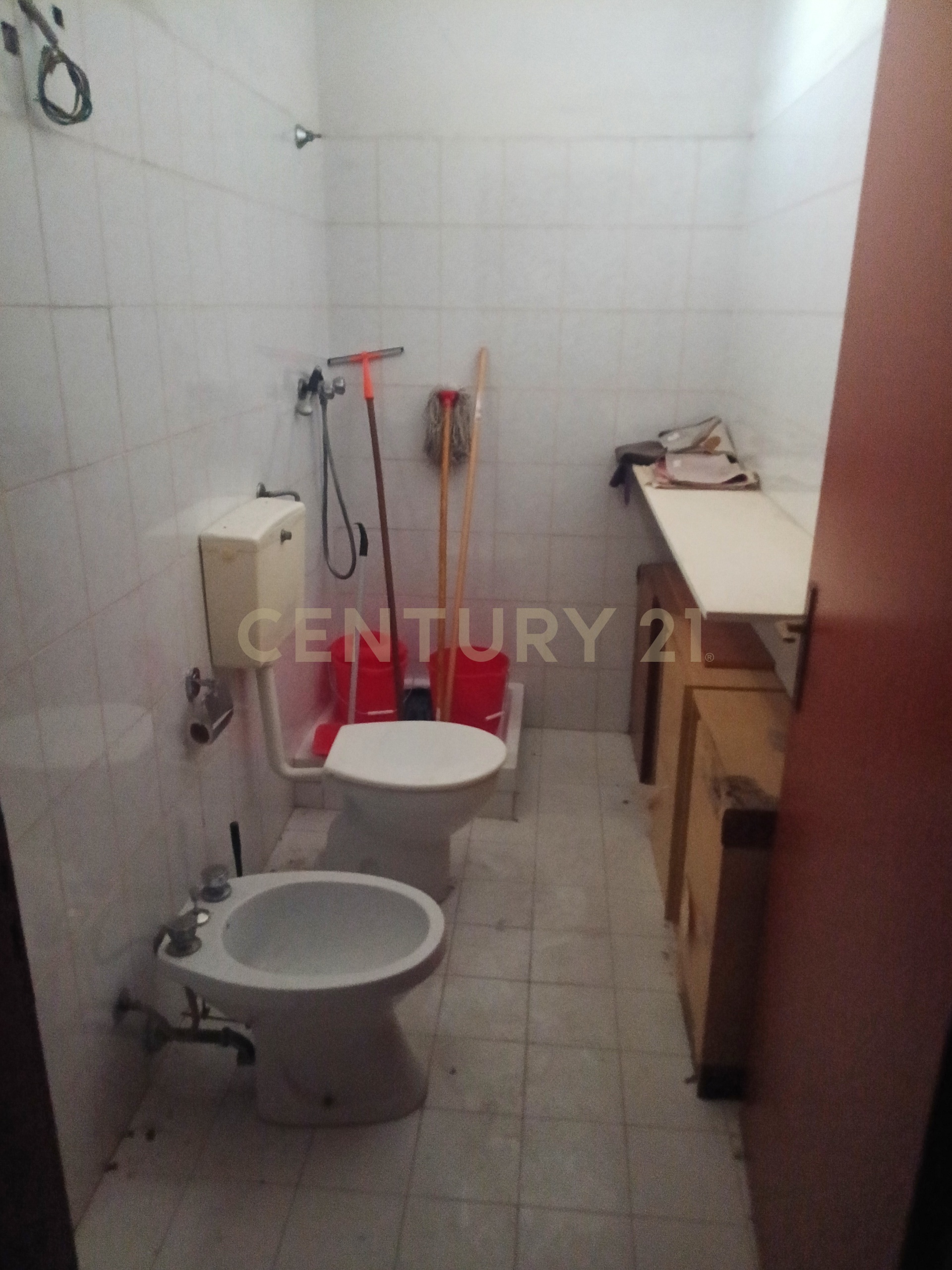 Locale commerciale in vendita in piazza libert�, Messina