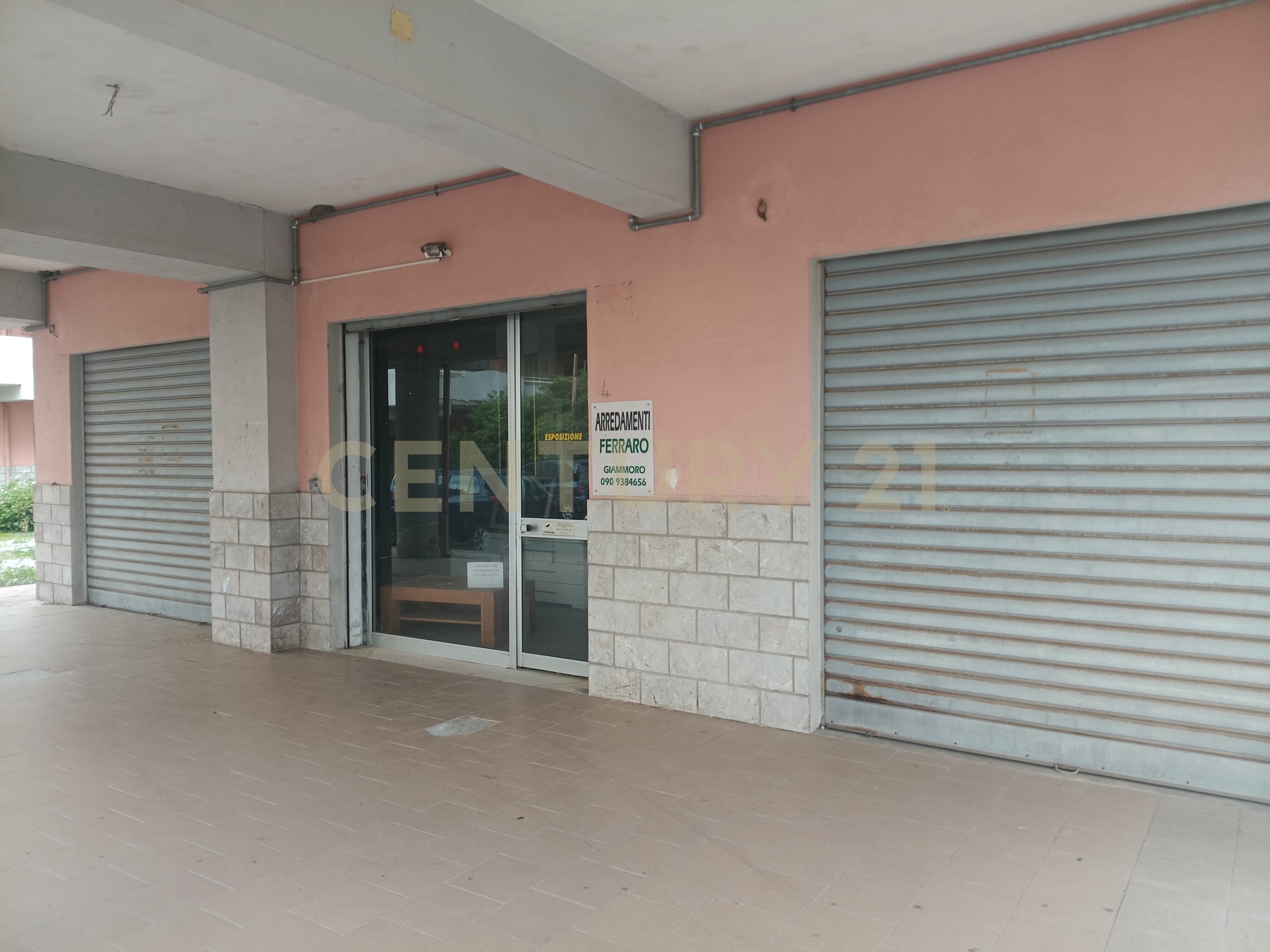 Locale commerciale in vendita in piazza libert�, Messina