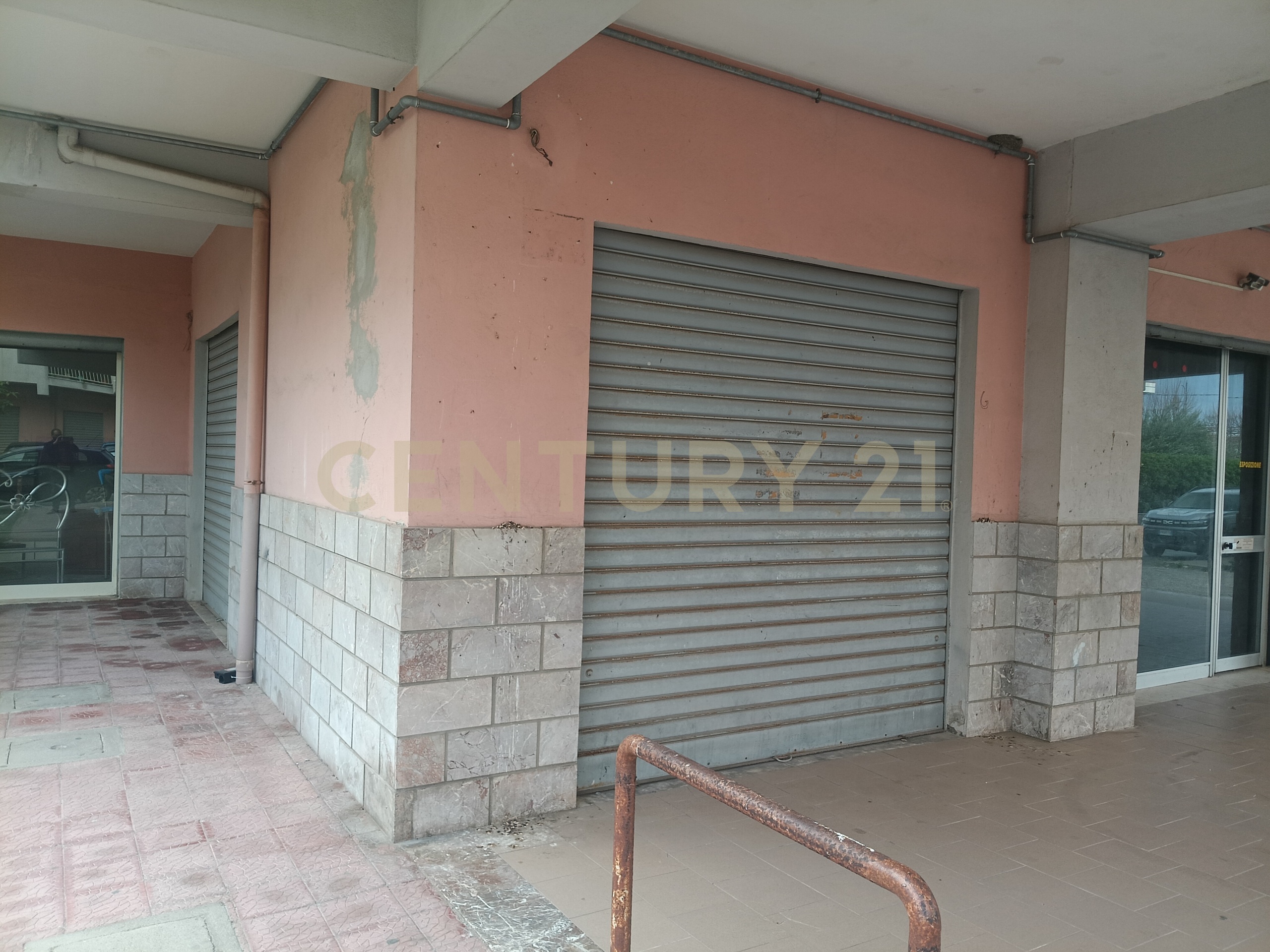 Locale commerciale con giardino in via padre popieluszko, Pace del Mela