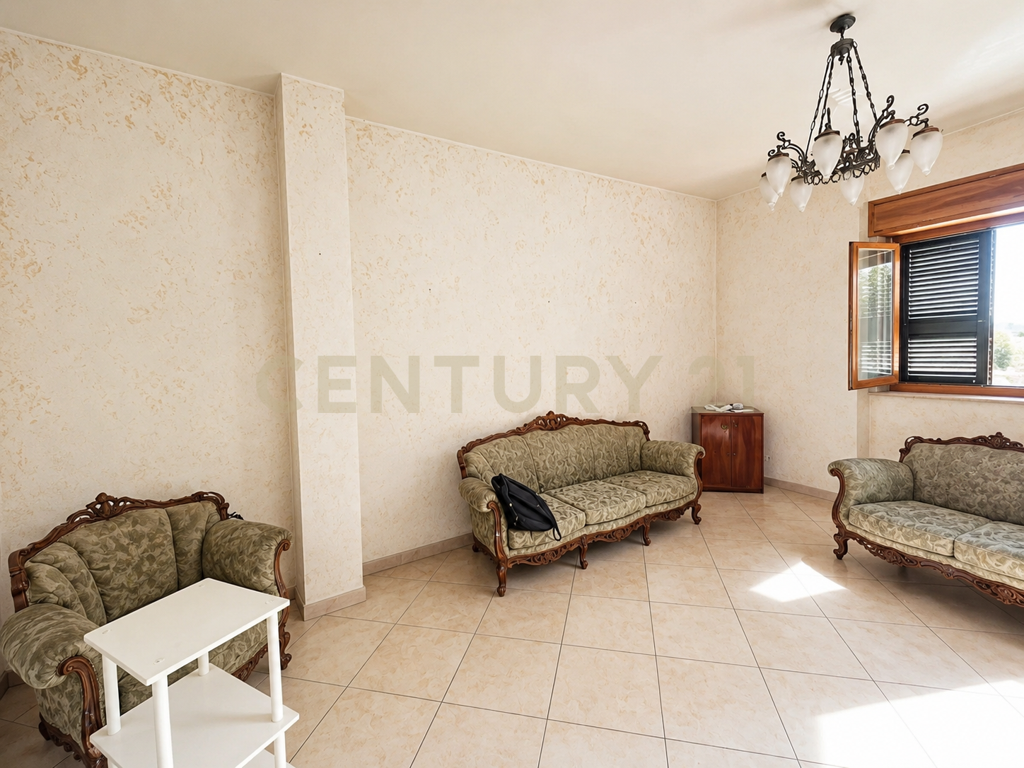 Trilocale con terrazzo in via cefal� 18, Misterbianco