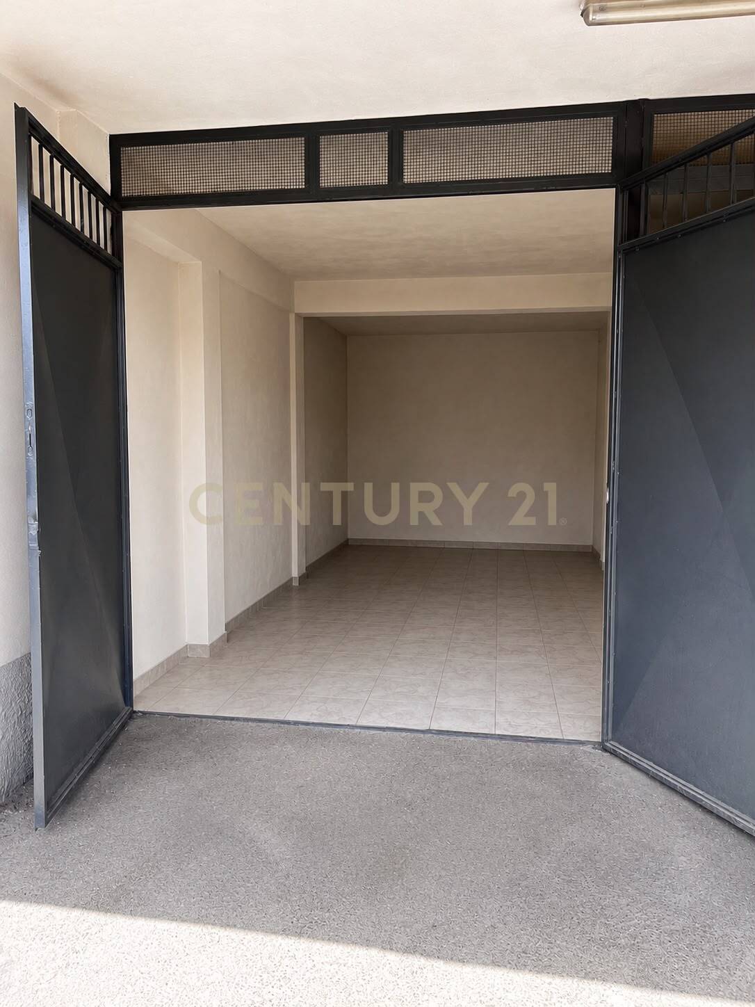 Trilocale con terrazzo in via turi d'agostino 145, Aci Catena
