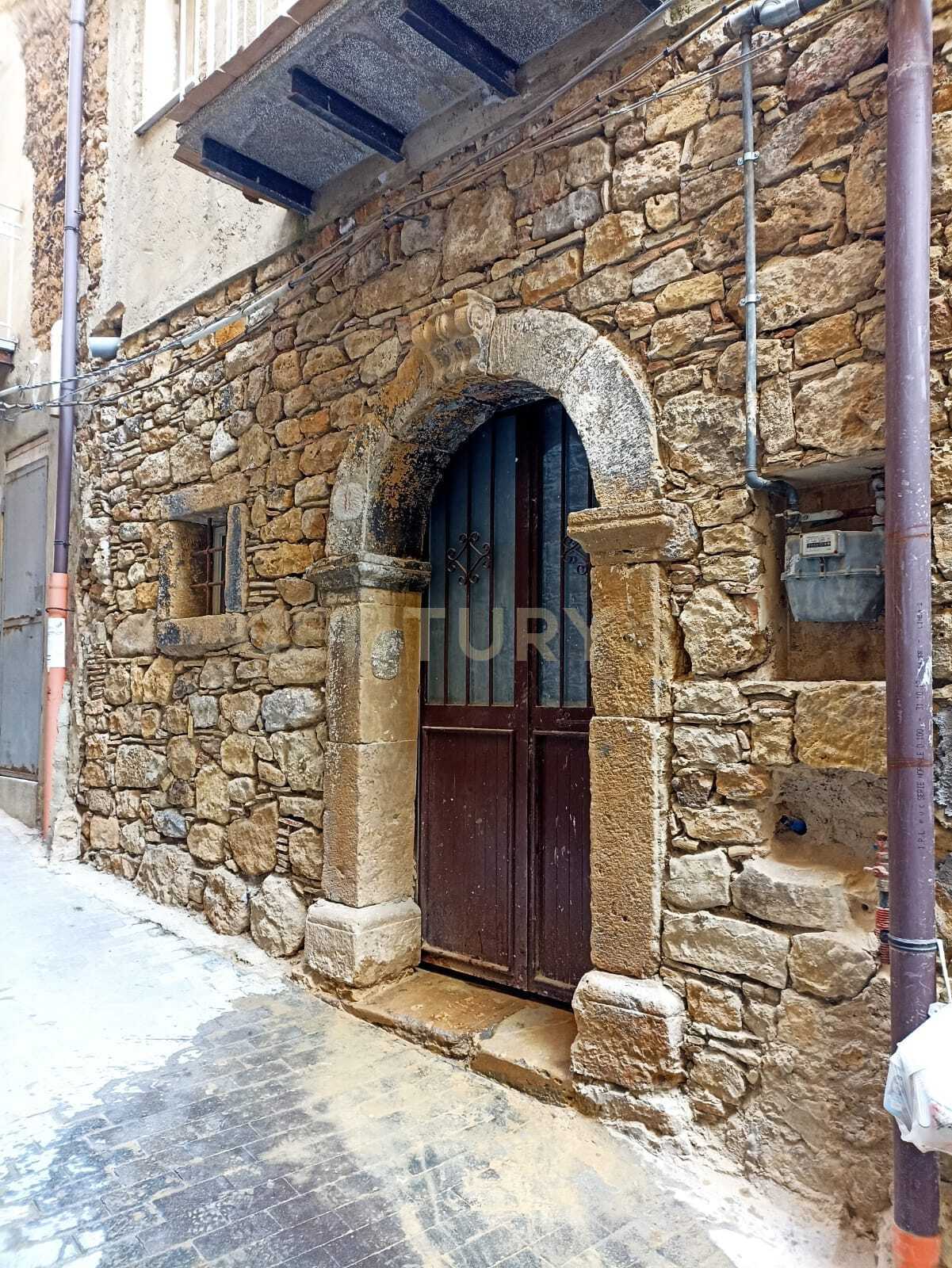 Appartamento con giardino in via milazzo 38, Piazza Armerina