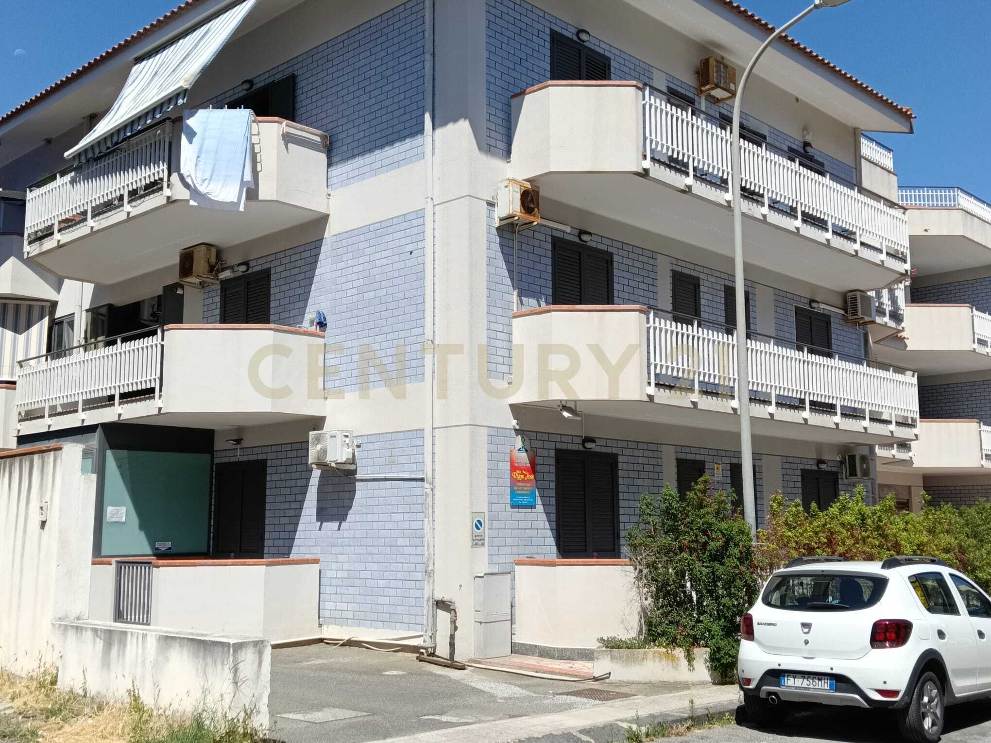 Trilocale con box in via prof. sfameni, Torregrotta