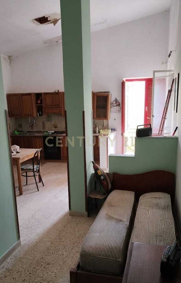 Villa con giardino in via filippa miccich� snc, Santa Cristina Gela