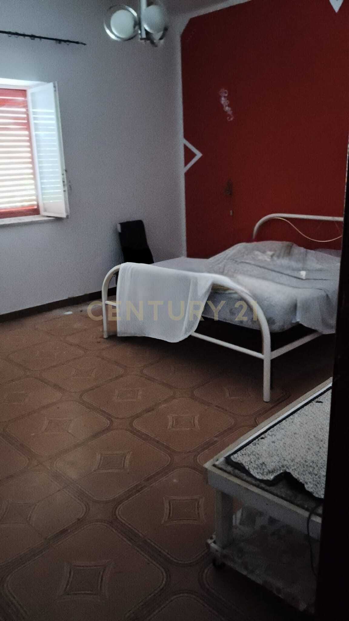 Villa con giardino in via filippa miccich� snc, Santa Cristina Gela