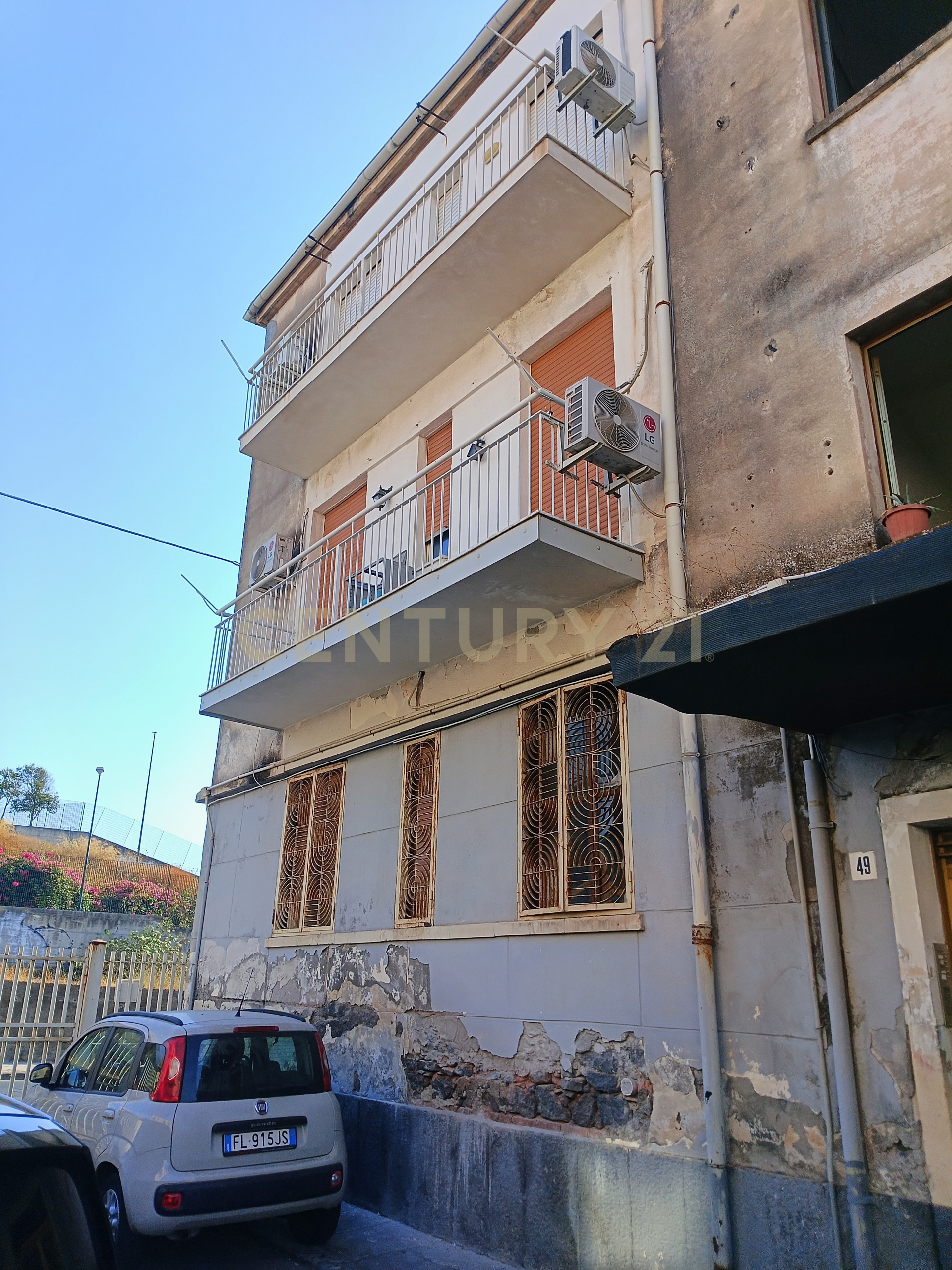 Quadrilocale da ristrutturare in via filippo eredia 49, Catania