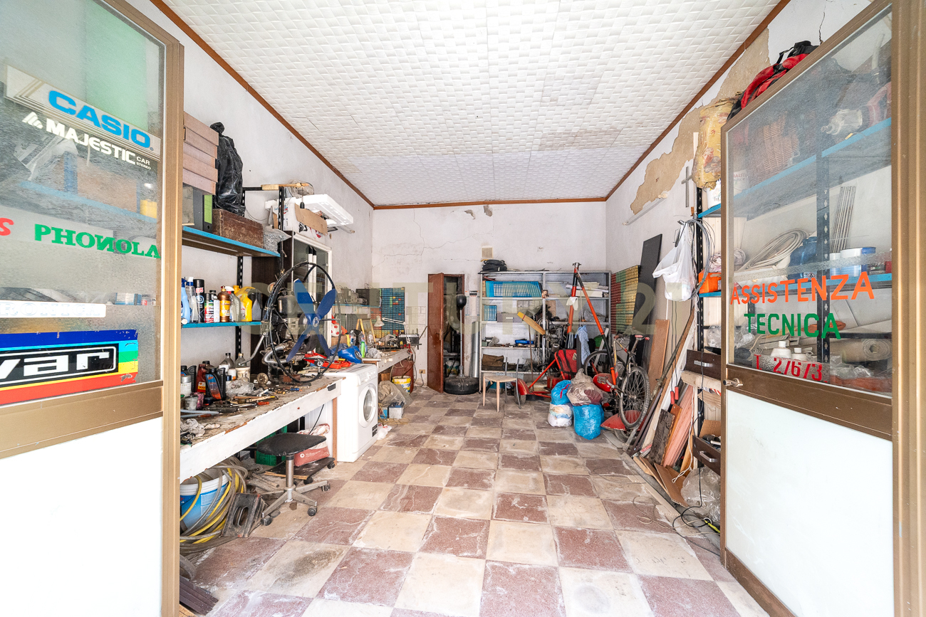 Box/Garage 35mq in vendita in via san pietro 38, Caltagirone