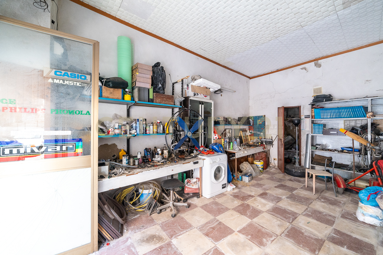 Box/Garage 35mq in vendita in via san pietro 38, Caltagirone