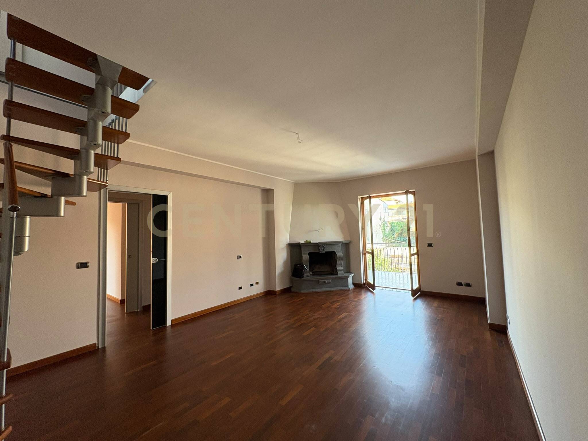 Appartamento con terrazzo in via finocchiari 69 b, Aci Catena