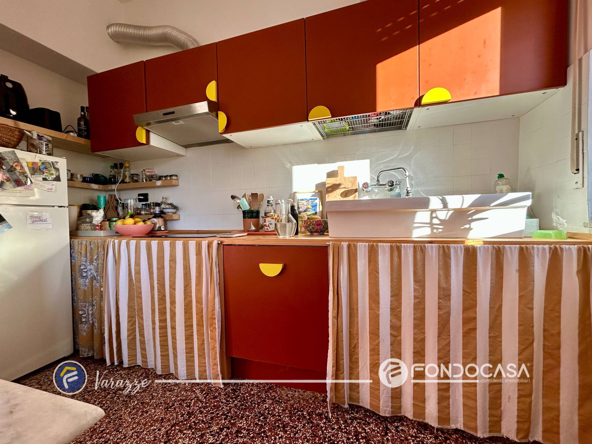 Appartamento in vendita a Varazze, Pero