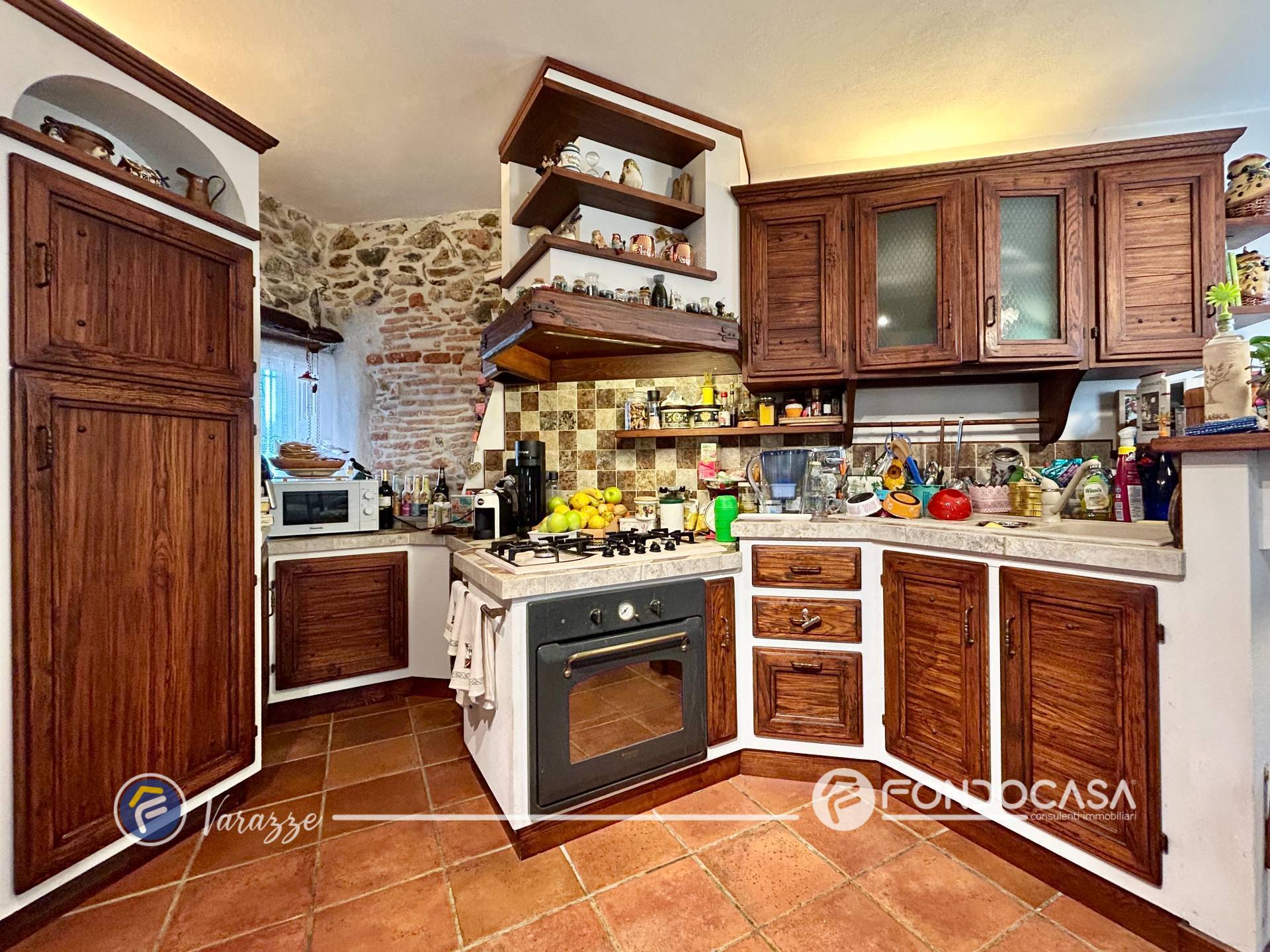 Casa semindipendente in vendita a Varazze, Casanova