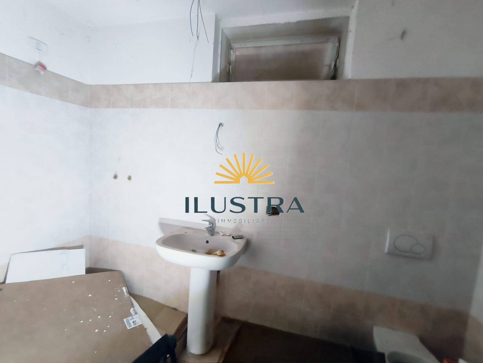 MAGAZZINO/LABORATIVO C2 in vendita a Colonnella