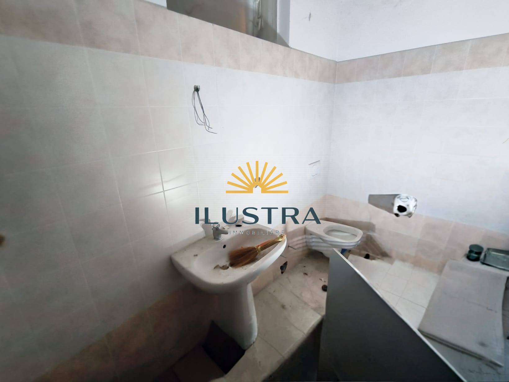 MAGAZZINO/LABORATIVO C2 in vendita a Colonnella