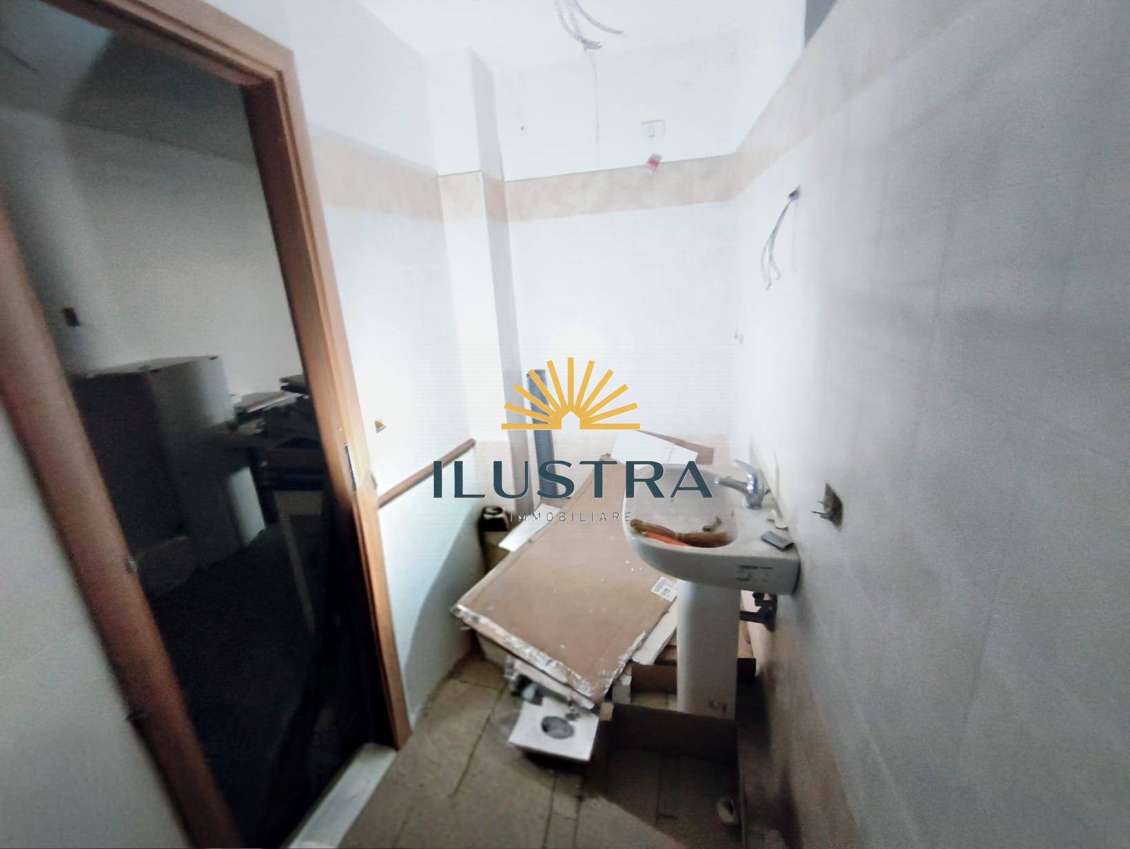 MAGAZZINO/LABORATIVO C2 in vendita a Colonnella