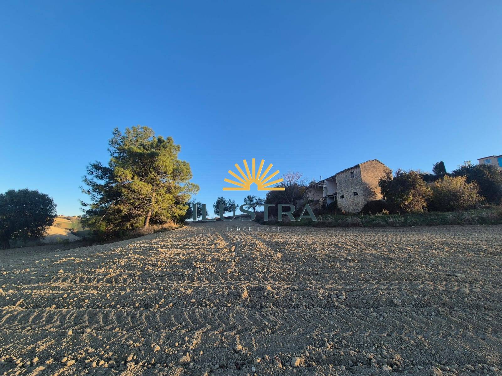 Rustico in vendita a Fermo