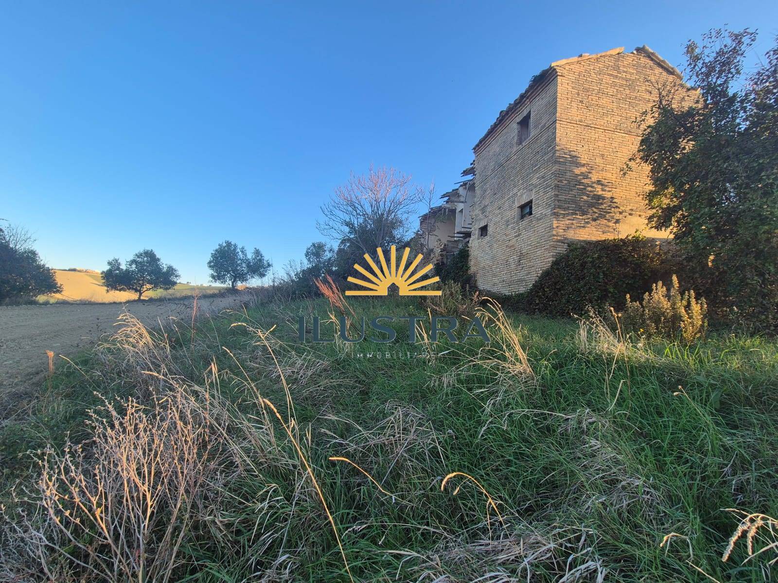 Rustico in vendita a Fermo