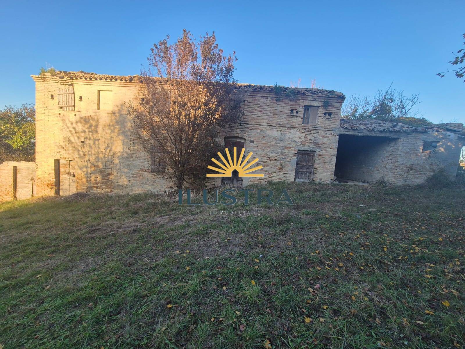 Rustico in vendita a Fermo