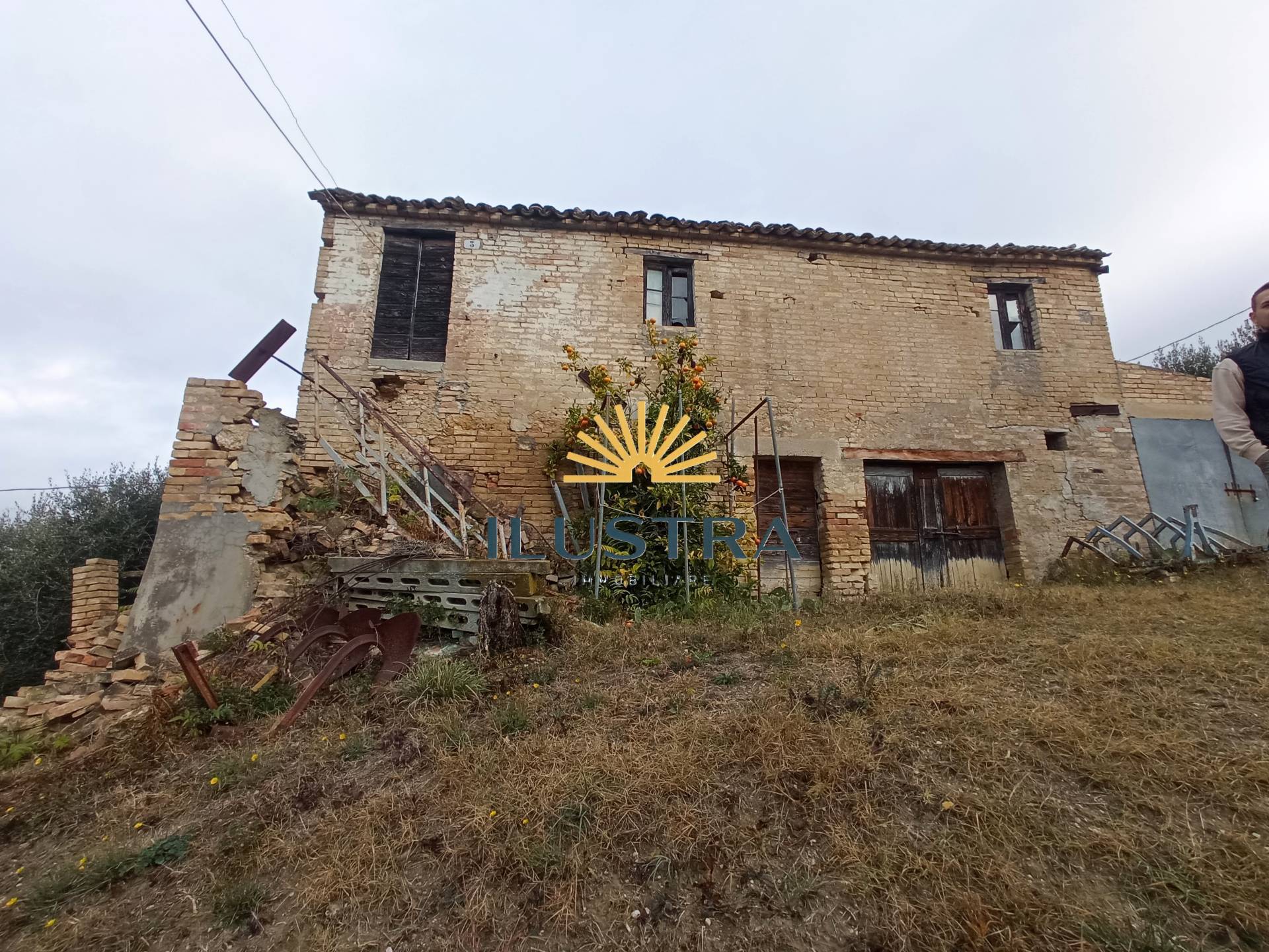 Rustico in vendita a Acquaviva Picena, Forola