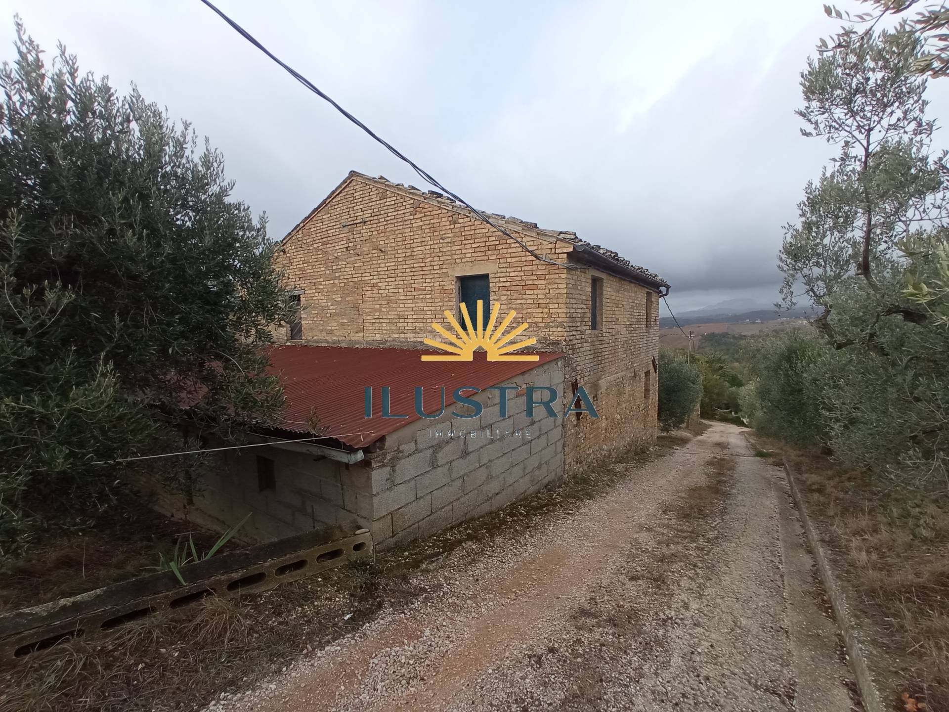 Rustico in vendita a Acquaviva Picena, Forola