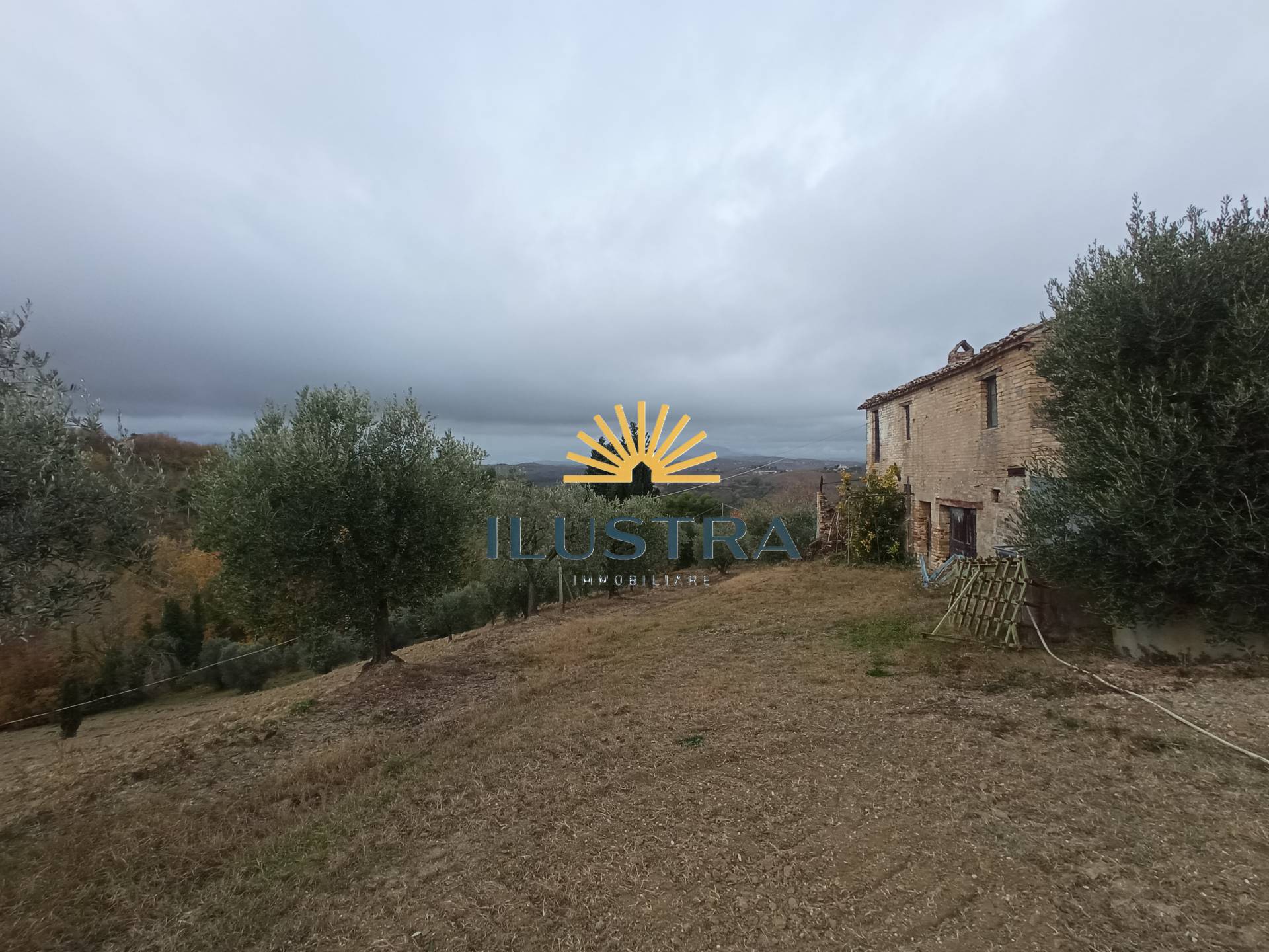 Rustico in vendita a Acquaviva Picena, Forola