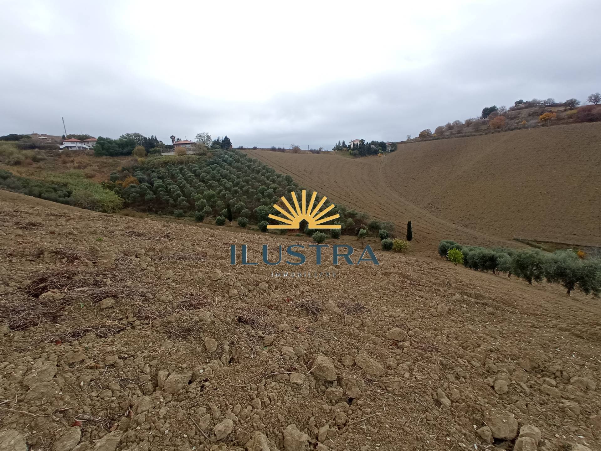 Rustico in vendita a Acquaviva Picena, Forola