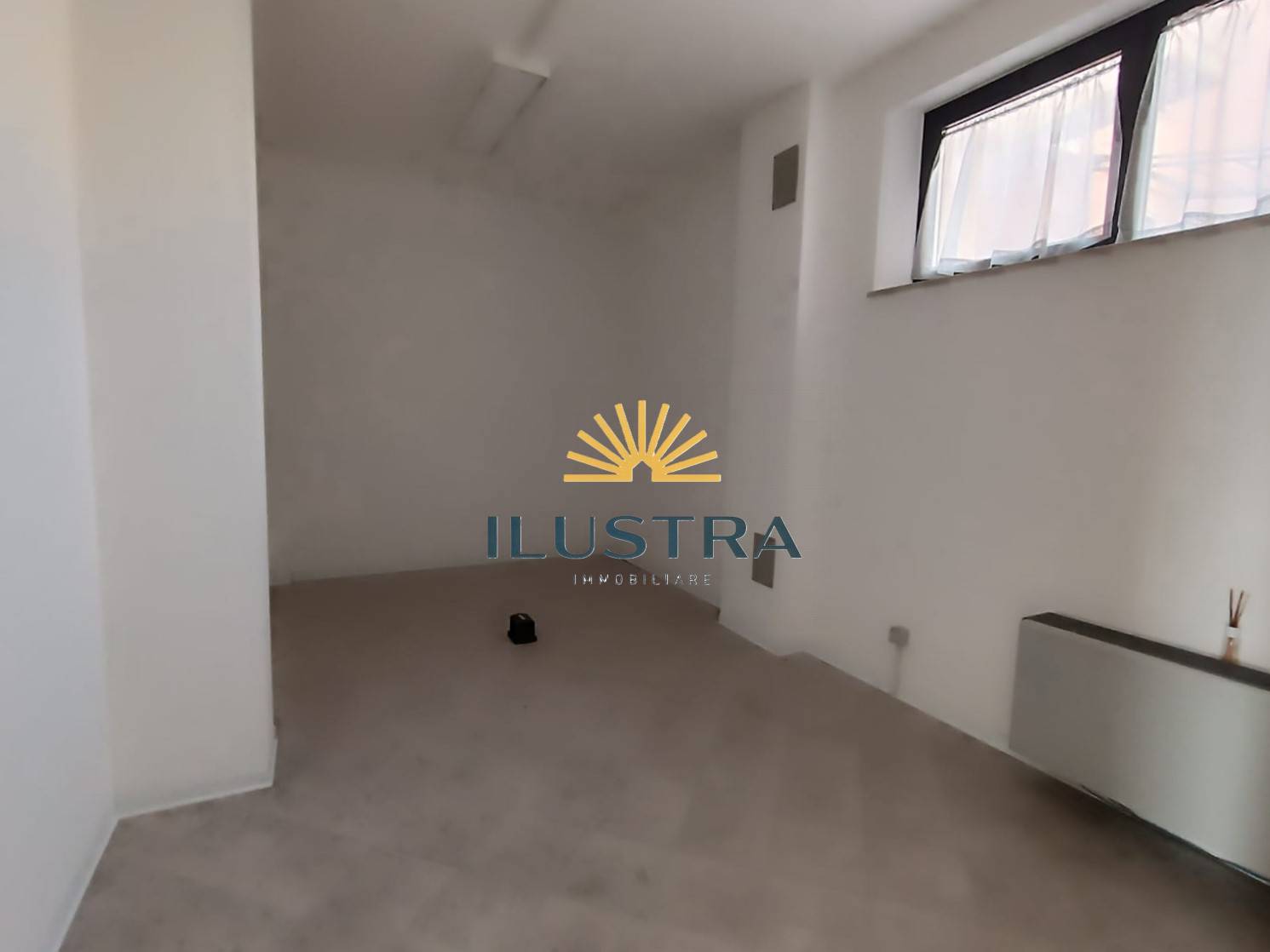 Locale commerciale in vendita a Grottammare