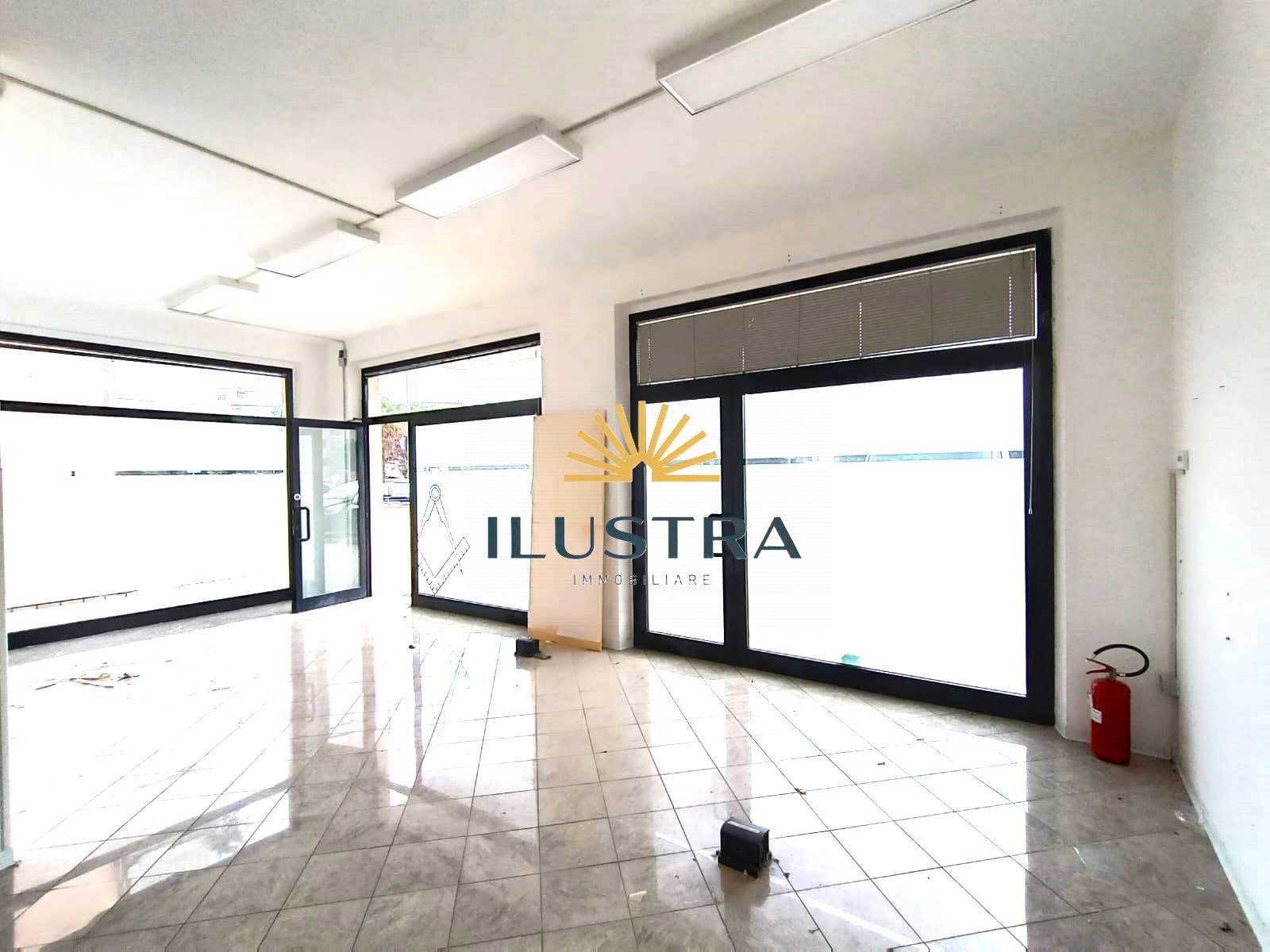 Locale commerciale in vendita a Grottammare