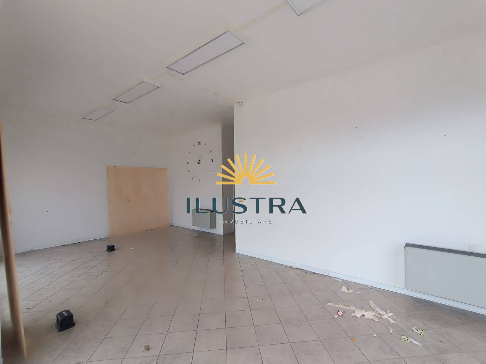 Locale commerciale in vendita a Grottammare